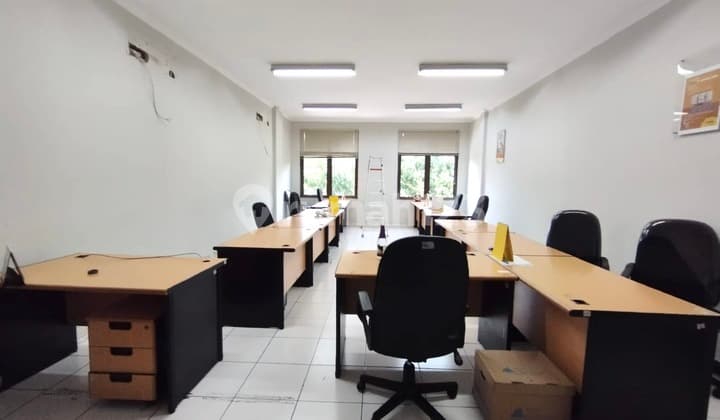 Ruko 3,5 Lantai Main Road Gatot Subroto, Bagus Untuk Kantor/Usaha