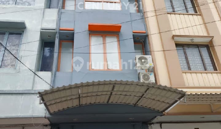 Selling Cheap, Good Quality, Strategically Located Shop House in Taman Kencana Pluit