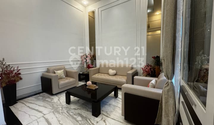 Rumah Mewah 3 Lantai di Villa Artha Gading, Kelapa Gading Jakut