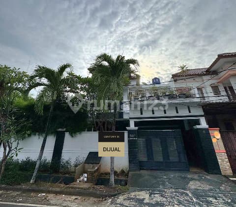 Beautiful Asri Cempaka Putih Tengah House Ready to Occupy Quick Sale