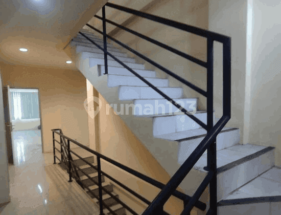 2 Unit Ruko Gandeng 4Lt Di Jl Raya Pasar Minggu Lokasi Strategis