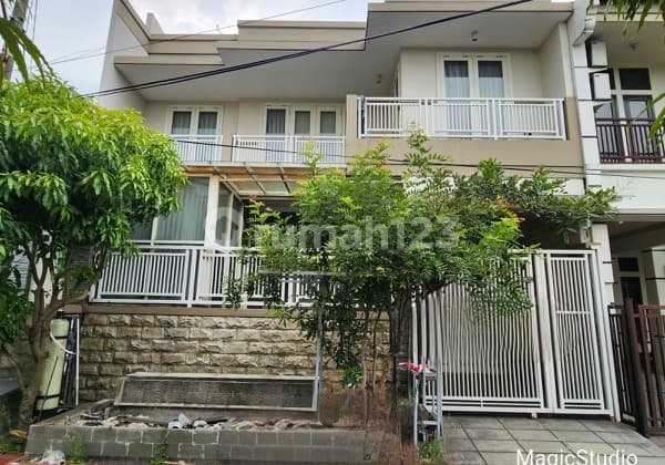 Rumah Luas 6 Kamar Waru Sidoarjo: Jual/Sewa Bromelia Graha Tirta
