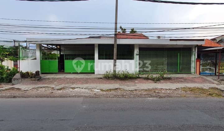 Rumah Hook ,Dekat Ubaya,