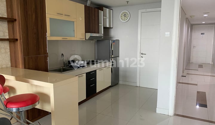 Apartemen Pusat Kota Surabaya Sebrang Plaza Surabaya Mall dan Stasiun