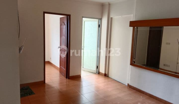 Apt Medit Palace Kemayoran 33Meter 2Kmr ********. 2 Kamar Tidur Unfurnished
