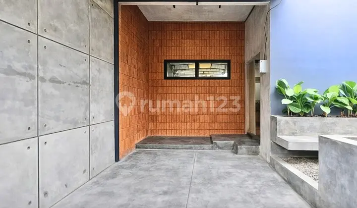 BSD Nusa Loka Industrial Esthetic House, South Tangerang