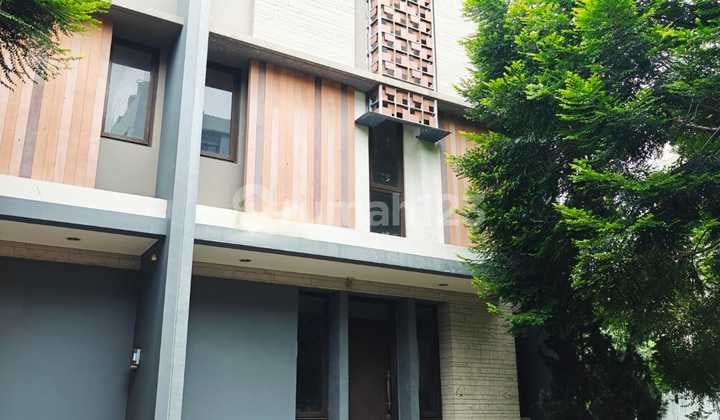 Strategic Location BSD Regentown Boarding House