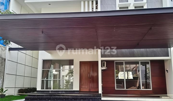 Rumah Alam Sutera Onyx Semi Furnish Rapi Dekat Akses Tol Tangerang