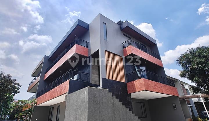 Rumah Alam Sutera Feronia Brand New Bangunan Mandiri Cantik Lift Semi Furnish