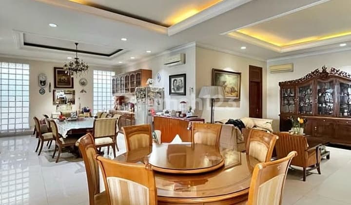 Rumah Radio Dalam Kebayoran Baru dekat Pondok Indah Jakarta Selatan