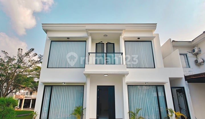 Brand New Beautiful American Classic House BSD Foresta Tangerang