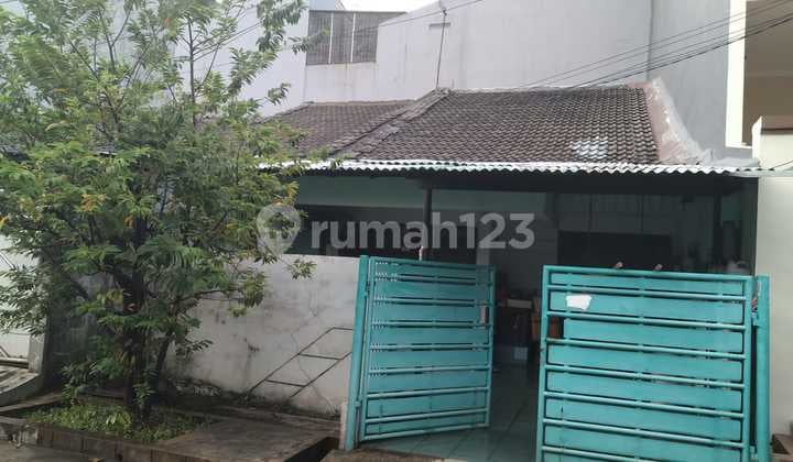 Rumah Lama Hitung Tanah, Green Garden, Jakarta Barat