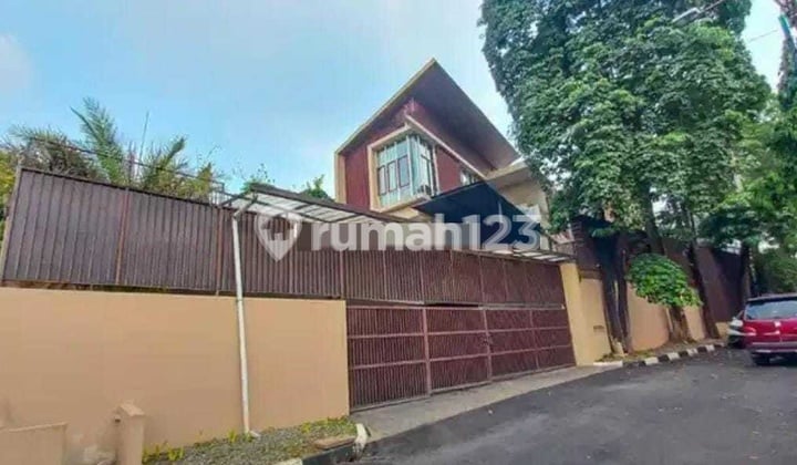 Rumah Mewah Di Lokasi Premium, Simprug, Jakarta Selatan
