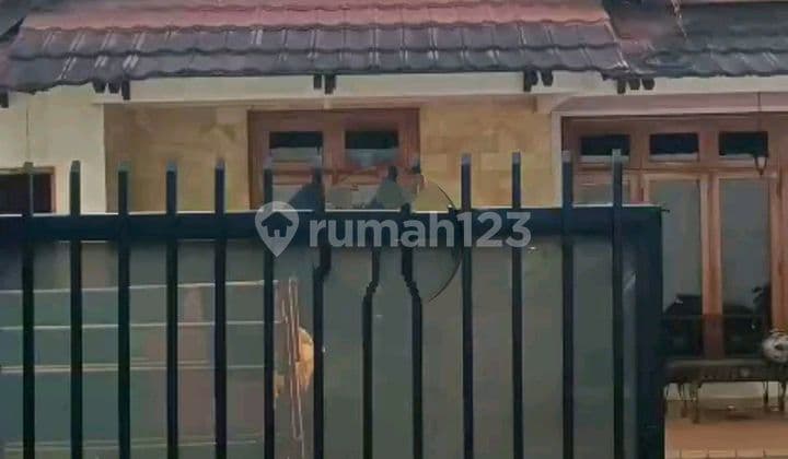 Rumah Dengan Tanah Yang Besar, Joglo, Jakarta Barat