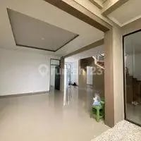 Rumah Memiliki Arsitektur Elegan, Bendungan Hilir, Jakarta Pusat