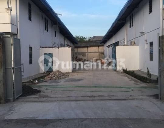 Gudang Kawasan Batik Sepatan Lt 3200 Lb 2400 Akses Cont 40 Feet, Tangerang (SL)