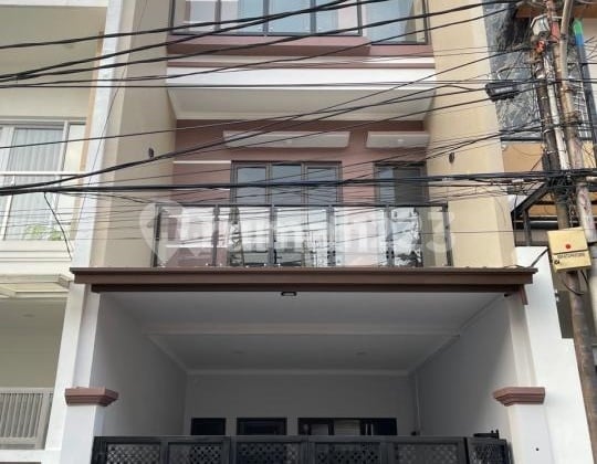 Rumah Cantik Lokasi Sangat Strategis, Pasar Baru, Jakarta Pusat