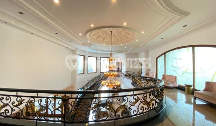 Rumah Mewah di Lokasi Elite, Mega Kuningan Jakarta Selatan