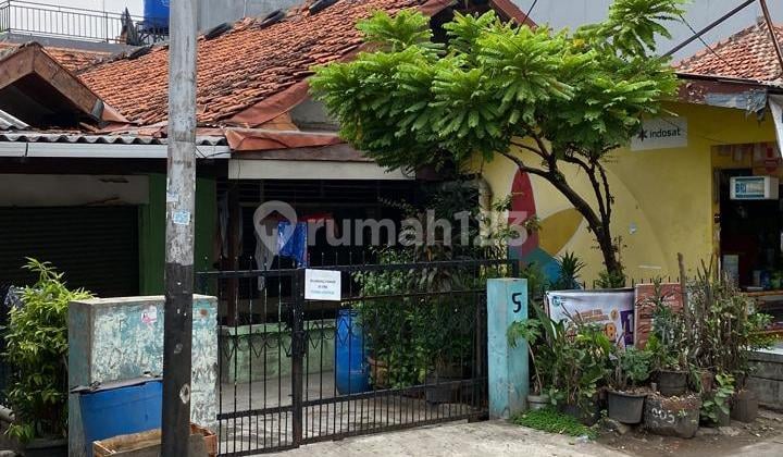 Rumah Lama Hitung Tanah, Cocok Dibangun Rumah Kost, Tanjung Duren, Jakarta Barat