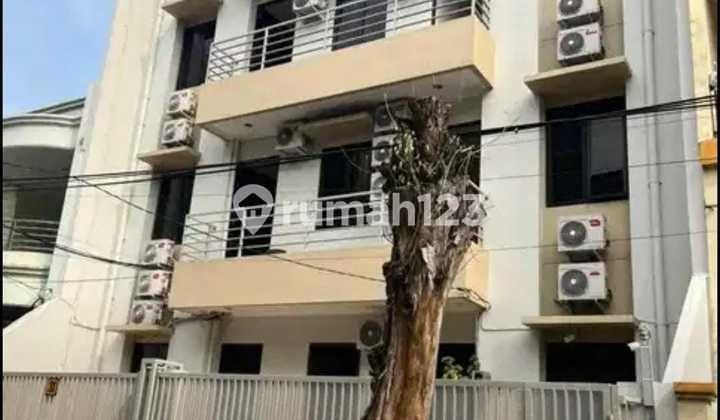 Kost House in a Very Strategic Location, Tanjung Duren, West Jakarta