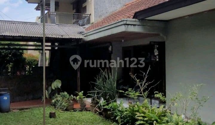 Rumah Luas di Sayap Buah Batu Bandung