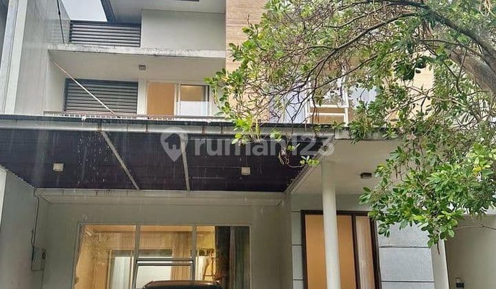 Rumah 2 Lantai di Serenia hills Bagus siap huni