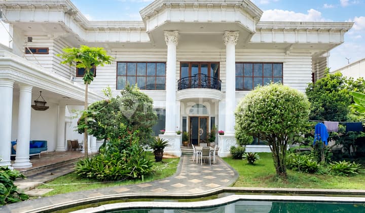 Exclusive House for Rent in Pondok Indah