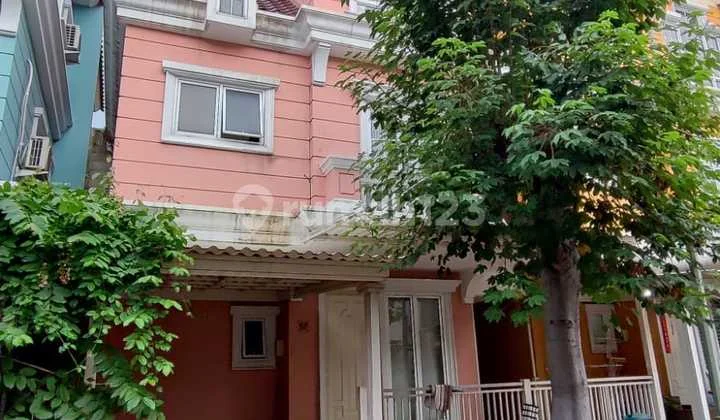 Rumah Semi Funished di Omaha Village, Rapi Siap Huni, Lokasi Dekat Pusat Kuliner,Yo