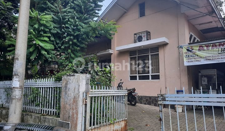 Rumah di Lokasi Sangat Bagus Cocok Utk Coffee Shop, Restoran,;Guest House