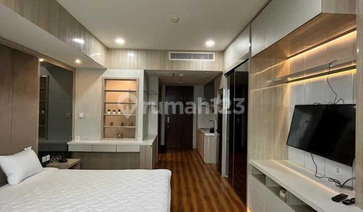 Uresidence Tower 3 Apartment, Excellent Full Furnished, Highly Strategic Location ******, Near Schools, Near Toll Road.