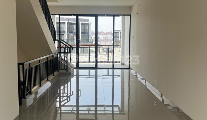 Ruko Baru Siap Usaha Cakep Lokasi Strategis di Ruko Hampton Avenue, Vell