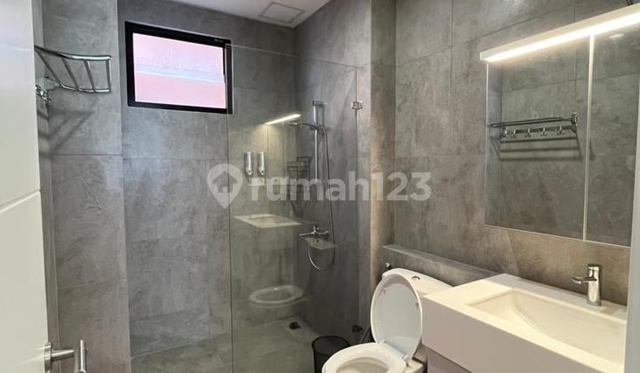 Apartemen Lloyd 2 Bed Room Full Furnish Siap Huni Lokasi Strategis Dekat Binus,Pasar8, Mall, Fher