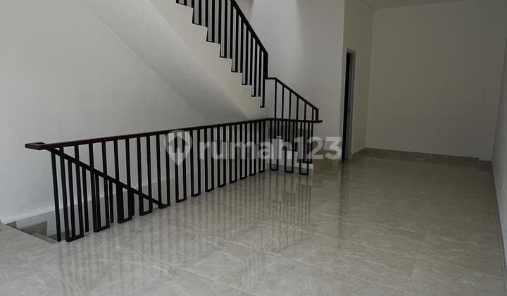 Ruko Siap Huni di West Village BSD, Lokasi Bagus dan Strategis Dekat Mall Eastvara,Grandlucky, Aeon, Ice,Sekolah,,Amel