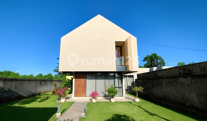 VILLA PANTAI GUMICIK KETEWEL GIANYAR BALI