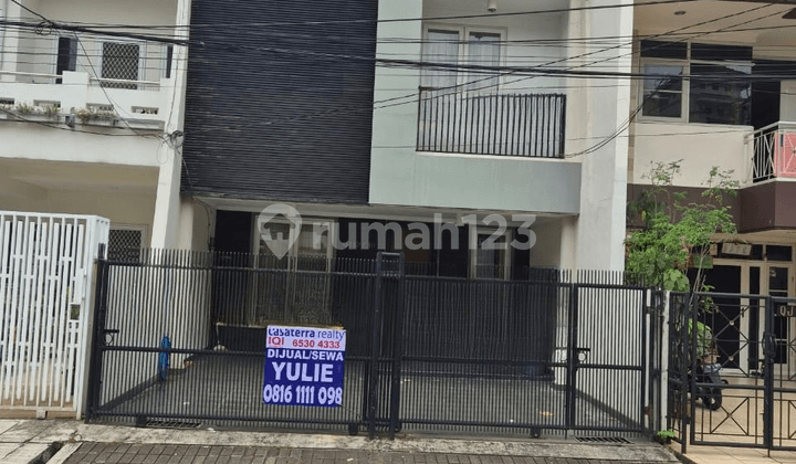 Rumah Janur Asri Bangunan 3 Lantai Luas 102M Hadap Utara Masih Nego