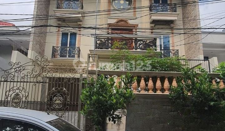 rumah danau indah luas 300m hadap timur bangunan 3.5 lantai lokasi bagus