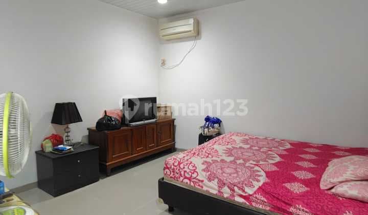 Rumah Sunter Luas 220m Hadap Timur Kondisi Semi Furnish Jalan 2 Mobil
