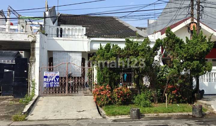 Rumah Sumagung Bangunan Lama dengan Luas 200M Masih Layak Huni