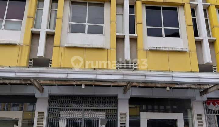 Disewakan Rukan/Ruko 3 Lantai di Emerald Summarecon Bekasi