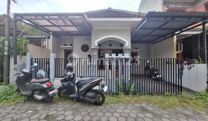 Ready-to-Occupy House in Condongcatur, Jl. Kaliurang Km 6, Near UGM Campus and Colombo Market.