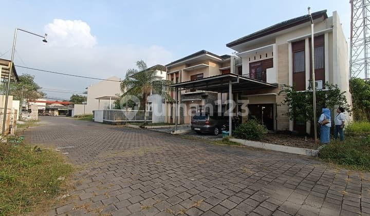 2-Storey House WIDE ROAD ACCESS In Lempongsari, Near Al Azhar and UG Campus