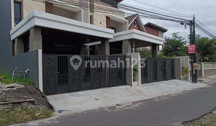 Rumah Modern Kontemporer di Jakal Km 13,Dekat Kampus Uii Terpadu