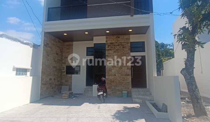 Rumah Baru Desain Kontemporer Modern di Jl.kaliurang KM 7,Dekat Kampus Ugm