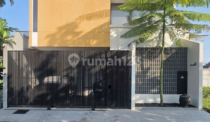 Rumah desain kontemporer modern di jl. Kaliurang km 8 Dekat Kampus UGM