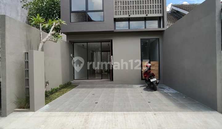 Rumah Mewah 2 Lantai Desain Kontemporer Modern di Condongcatur,Dekat Kampus Ugm.