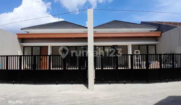 Ready-to-Live House Modern Limasan Design, in Purwomartani Near SAMBISARI Temple