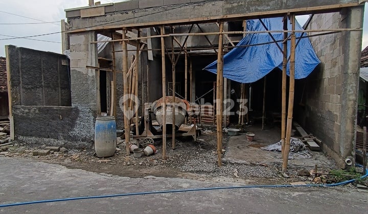 Rumah Proses Bangun Desain Limasan Modern Dekat Kampus Uii