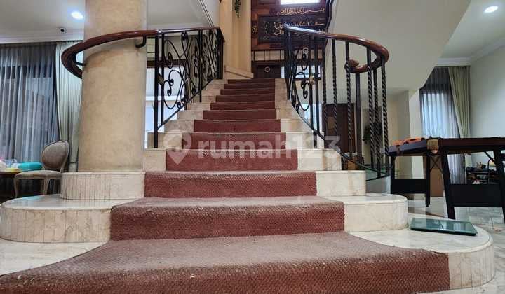Rumah Kokoh Lux Lokasi Strategis