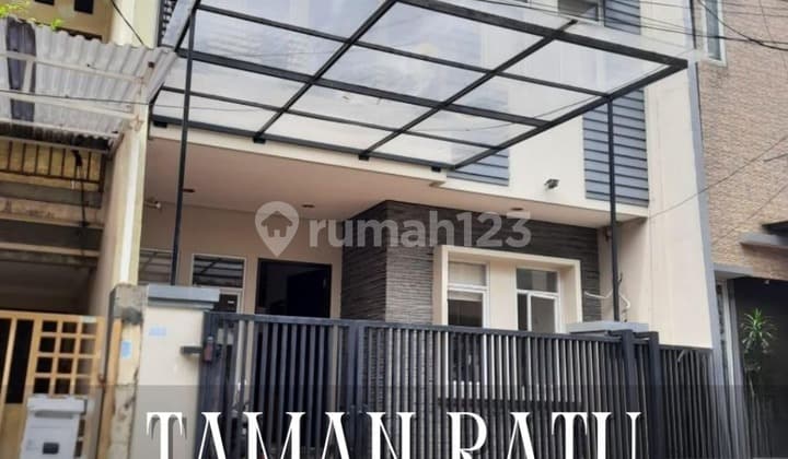 Rumah 5 Kamar Hadap Selatan Taman Ratu - SHM - Jalan 2 Mobil