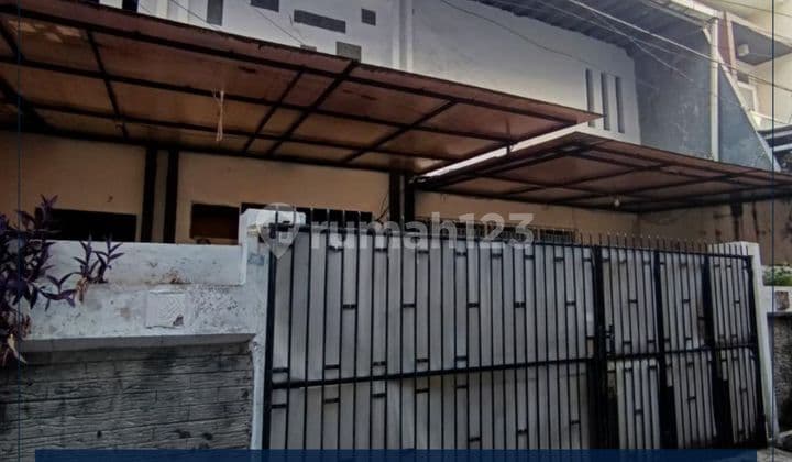 Cheap Rent !! 4-Bedroom House in Tanjung Duren - 9 Meters Wide